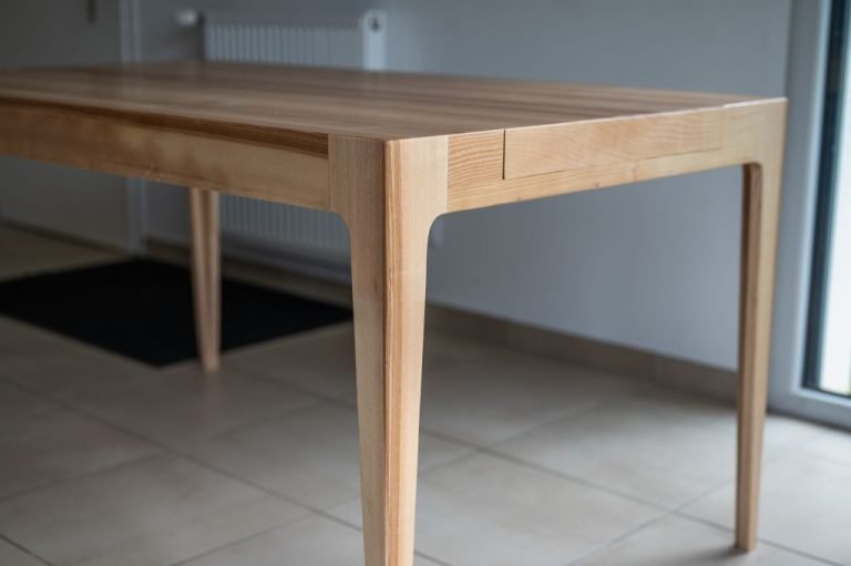 table salon frene