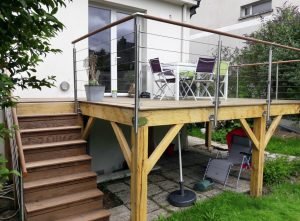 terrasse sur pilotis structure en chêne et lame en frêne