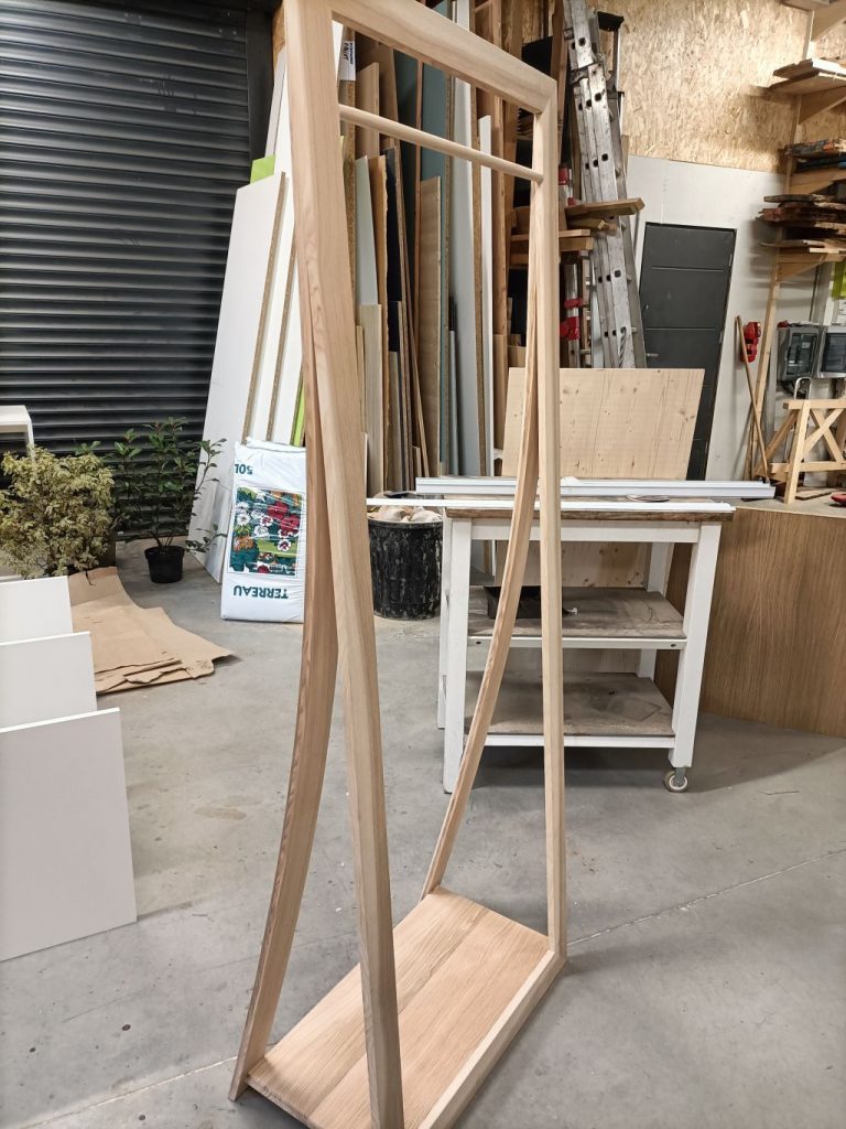 portant frêne avec étagère