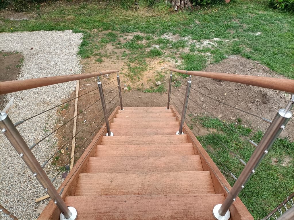 escalier acces terrasse sur pilotis
