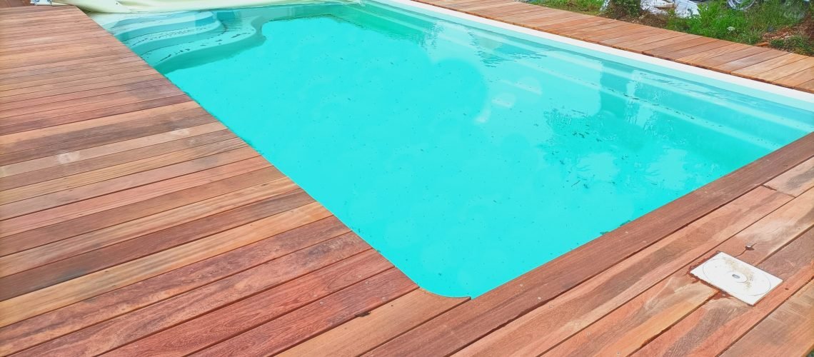 terrasse piscine locmariaquer