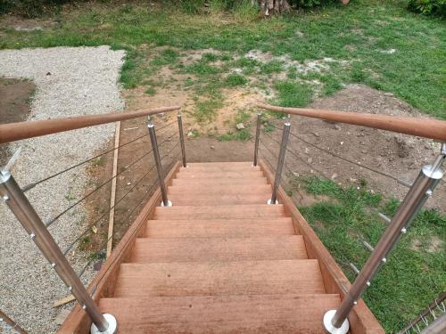 Escalier d'accès terrasse sur pilotis